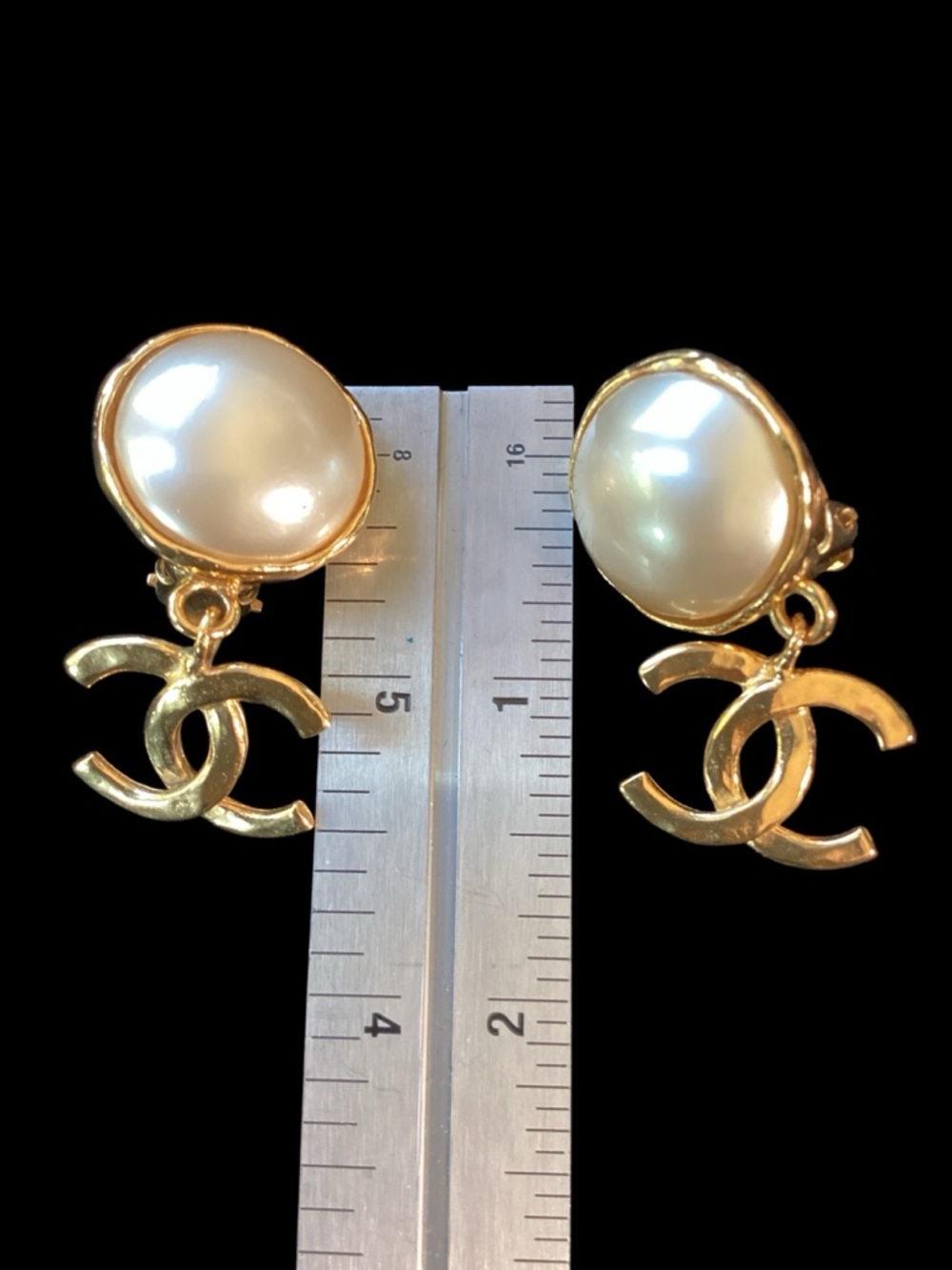 CHANEL Gold-Tone Pearl Drop CC Logo Earrings - Picture 2 of 7